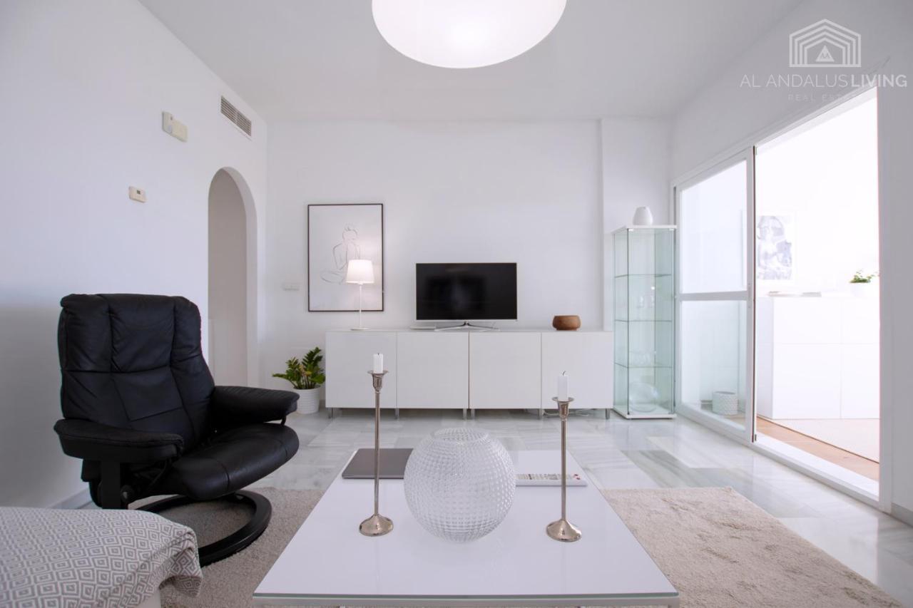 Scandinavian Style Apartment With Amazing Sea Views And South West Facing Sunny Terrace In Miraflores Walking Distance To The Beach! Málaga Esterno foto